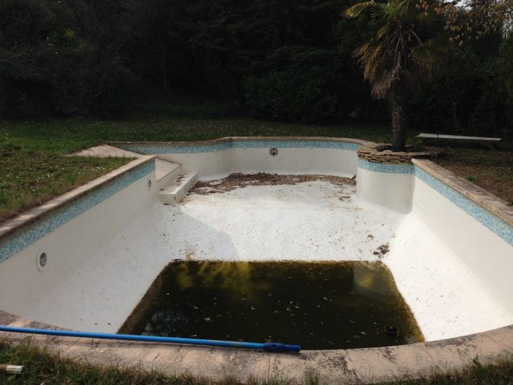 Etat de la piscine en silico marbreux avant travaux